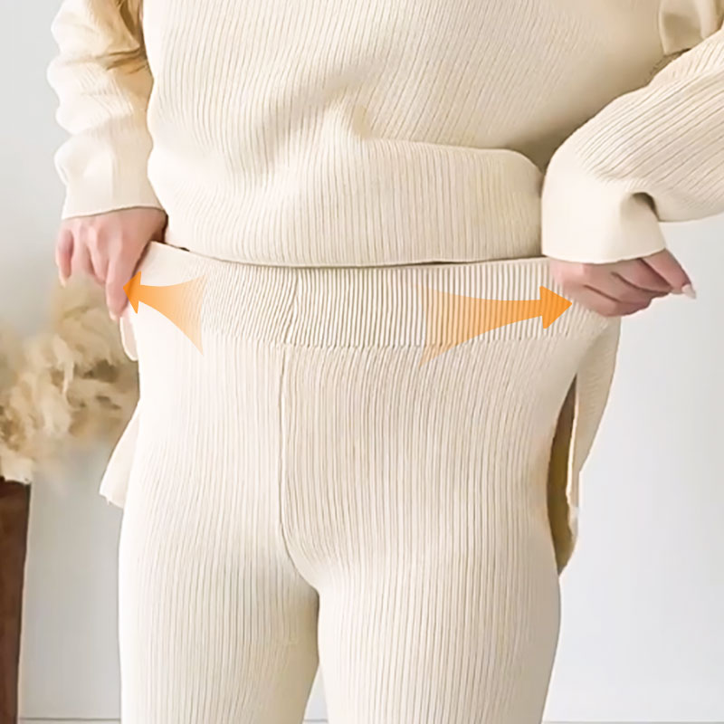 Amalia | Afslappet todelt sæt med V-hals og slids